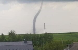 На Тернопільщині пронісся смерч, добряче налякавши мешканців області (фото, відео)