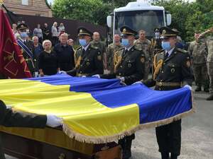 На Київщині попрошалися з воїном Володимиром Бєловим