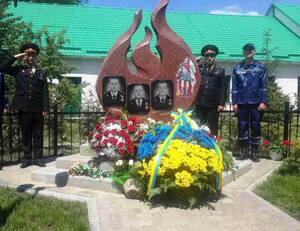 У Жовкві відкрили пам’ятний знак загиблим пожежним-рятувальникам (фото)