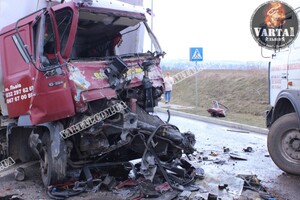 На Львівщині сталася масштабна ДТП з участю вантажівок: подробиці (відео, фото)