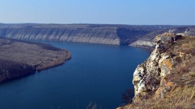 На березі річки Дністер знайшли речі безвісти зниклої жінки