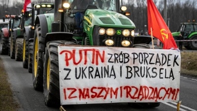 Польському фермеру, який з плакатом закликав путіна «розібратися з Україною», загрожує 5 років ув'язнення