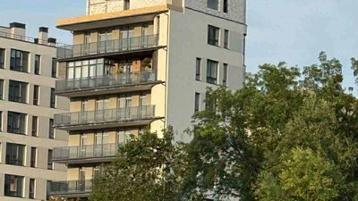 У Львові жінка надбудувала ще один поверх на багатоповерхівці, щоб розширити свою житлову площу (ФОТО)