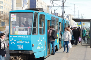 У Львові просять встановити автомати для продажу квитків на зупинках транспорту