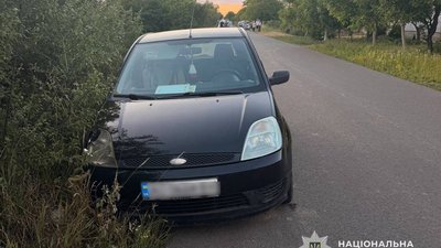 На Закарпатті 15-річний водій збив 10-річну дівчинку
