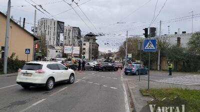 Через ДТП з потерпілим на одному із перехресть у Львові, утворилося значне ускладнення у русі