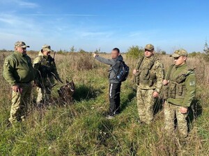 Прикордонники Львівщини викрили іноземців, які незаконно йшли до ЄС