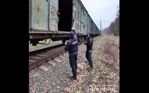 Вбивче селфі: на Чернігівщині на даху потяга загинув 16-річний хлопець (фото)