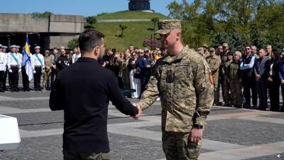 Президент нагородив 27-річного підполковника зі Львівщини