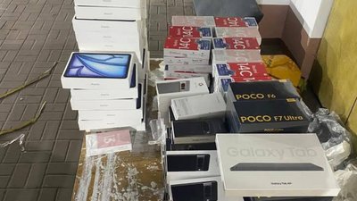 На Львівщині митники затримали мікроавтобус з незаконною партією техніки на 5 мільйонів гривень