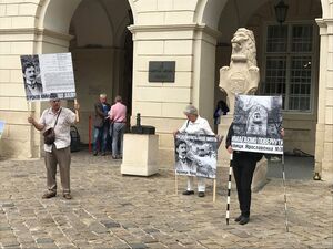 Пікет під стінами Львівської мерії (фото, відео)