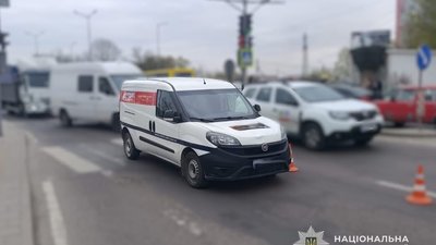 У Львові водій автомобіля збив 78-річну жінку