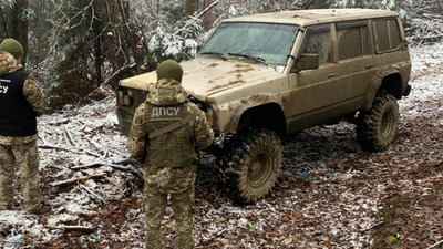 На західному кордоні пострілами зупиняли позашляховик іноземної реєстрації, який проривався до кордону (ФОТО)