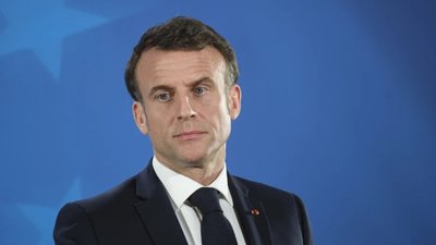 Макрон у розмові з Лукашенком закликав його не втручатися у війну Росії проти України