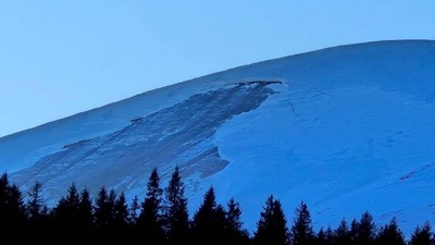 Увага! У Карпатах зійшла лавина (ФОТО)