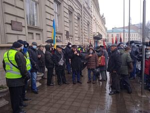 У Львові відбувається протест проти збільшення вартості тарифів (фото)