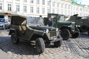 У Львові відбулася виставка військової техніки та зброї УПА (фото)