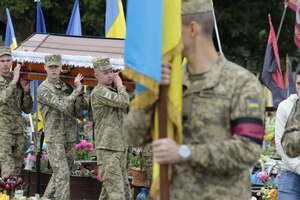 У Львові провели в останню путь батька чотирьох дітей, який загинув на війні (ФОТО/ВІДЕО)