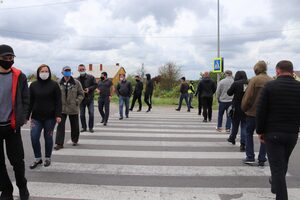 Представники ЛОДА зустрілись з протестувальниками, які перекрили дорогу (фото)