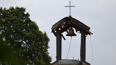 У селі на Львівщині виявили уламки ракети з бойовою частиною