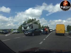 На кільцевій дорозі Львова сталася ДТП, з участю БТРа та "Фольксвагена"