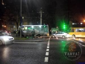 У Львові маршрутка збила людину (ФОТО, ВІДЕО)