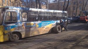 Водії з АТП-1 протестують проти встановлення датчиків контролю рівня палива