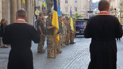 У Гарнізонному храмі попрощалися з воїнами Іваном Арестовим, Віталієм Столбовським та Олександром Тепловим
