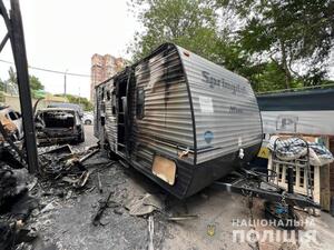 В Одесі затримали чоловіка, який спалив гумдопомогу для переселенців (фото)