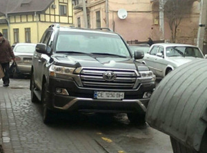 У депутата міської ради з автомобіля вкрали пакет, в якому було більше 300 тисяч