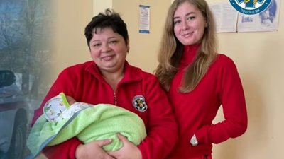 На Львівщині жінка народила хлопчика у машині екстреної допомоги