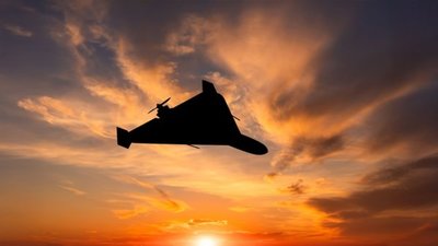 росія знищила великий завод з виробництва дронів в Україні