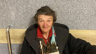 У Львові встановлюють дані жінки, яка підпалила декор на фасаді магазину
