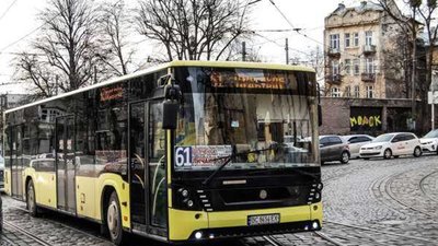 На вихідних у Львові через ремонт водопроводу автобуси курсуватимуть зі змінами