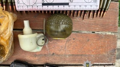 На Черкащині викрили 40-річного чоловіка зі складом зброї вдома