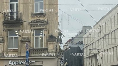 У центральній частині Львова знову обвалився фасад (ФОТО)