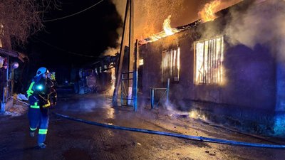 На Львівщині вночі гасили масштабну пожежу (ФОТО)