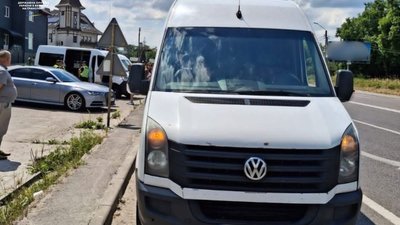 На Львівщині виявили нелегального перевізника