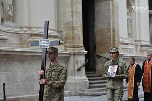 У Львові провели в останню путь загиблих на війні Героїв (ФОТО)