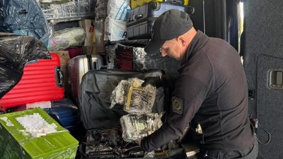 На кордоні з Польщею виявили контрабанду електронних приладів