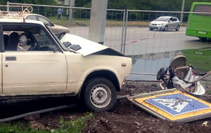 У лікарні померло немовля, у візочок з яким в'їхав автомобіль (фото)