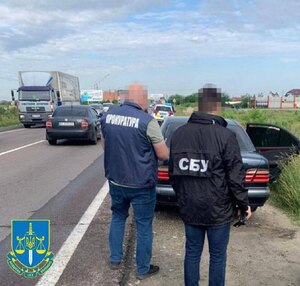 Переправляли чоловіків призовного віку до Польщі: у Львові викрили групу осіб