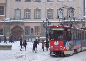 У трамваях та тролейбусах Львова увімкнули опалення