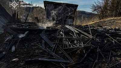На Львівщині згоріла будівля