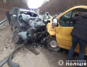 Мікроавтобус в’їхав у пікап: подробиці смертельної ДТП на Львівщині (ФОТО)