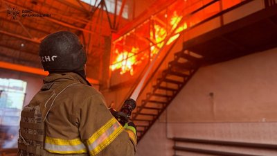 В Івано-Франківську рятувальники ліквідували пожежу після шахедної атаки