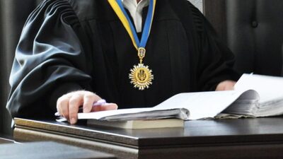 На Львівщині посадовці військової частини, які обіцяли за 1000 доларів «відмазати» від армії, відбулись штрафом