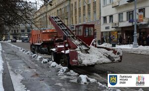 Сьогодні місто прибирало 23 одиниці техніки