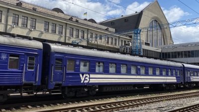 Укрзалізниця отримає сотню пасажирських вагонів нового покоління