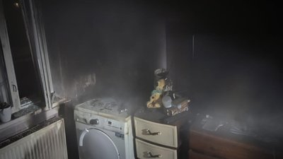 На Львівщині через увімкнену пральну машину ледь не згоріла квартира